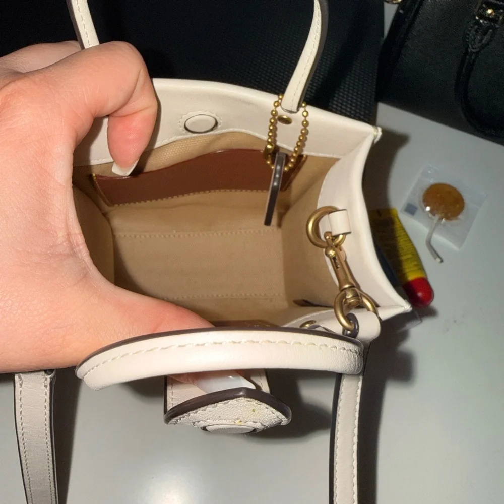 Coach mini purse - Picture 6 of 9